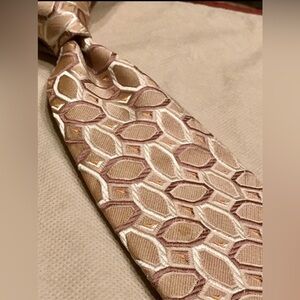 Ermenegildo Zegna 100% Italian Silk Tie - Elegant Geometric Pattern